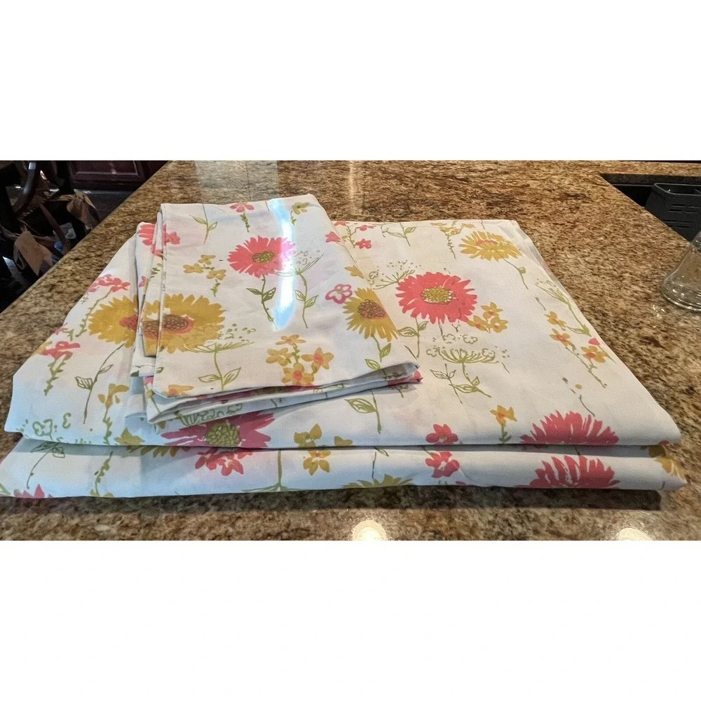 Vintage 1970's Floral Sheet Set Full Size 2 Flat & 2 Pillowcases Fashion Manor